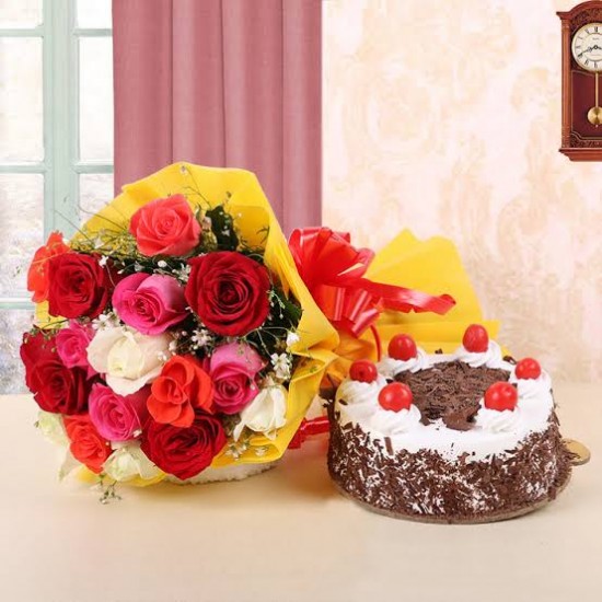 12 Mix Roses Hand Bouquet with Cake